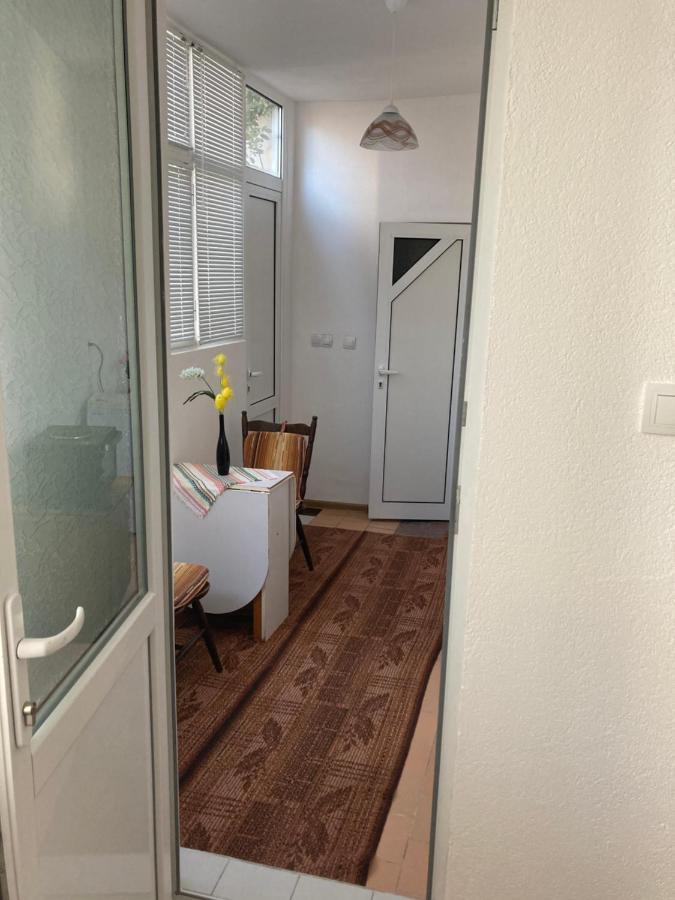 Private Room With Lovely Yard Сандански Экстерьер фото
