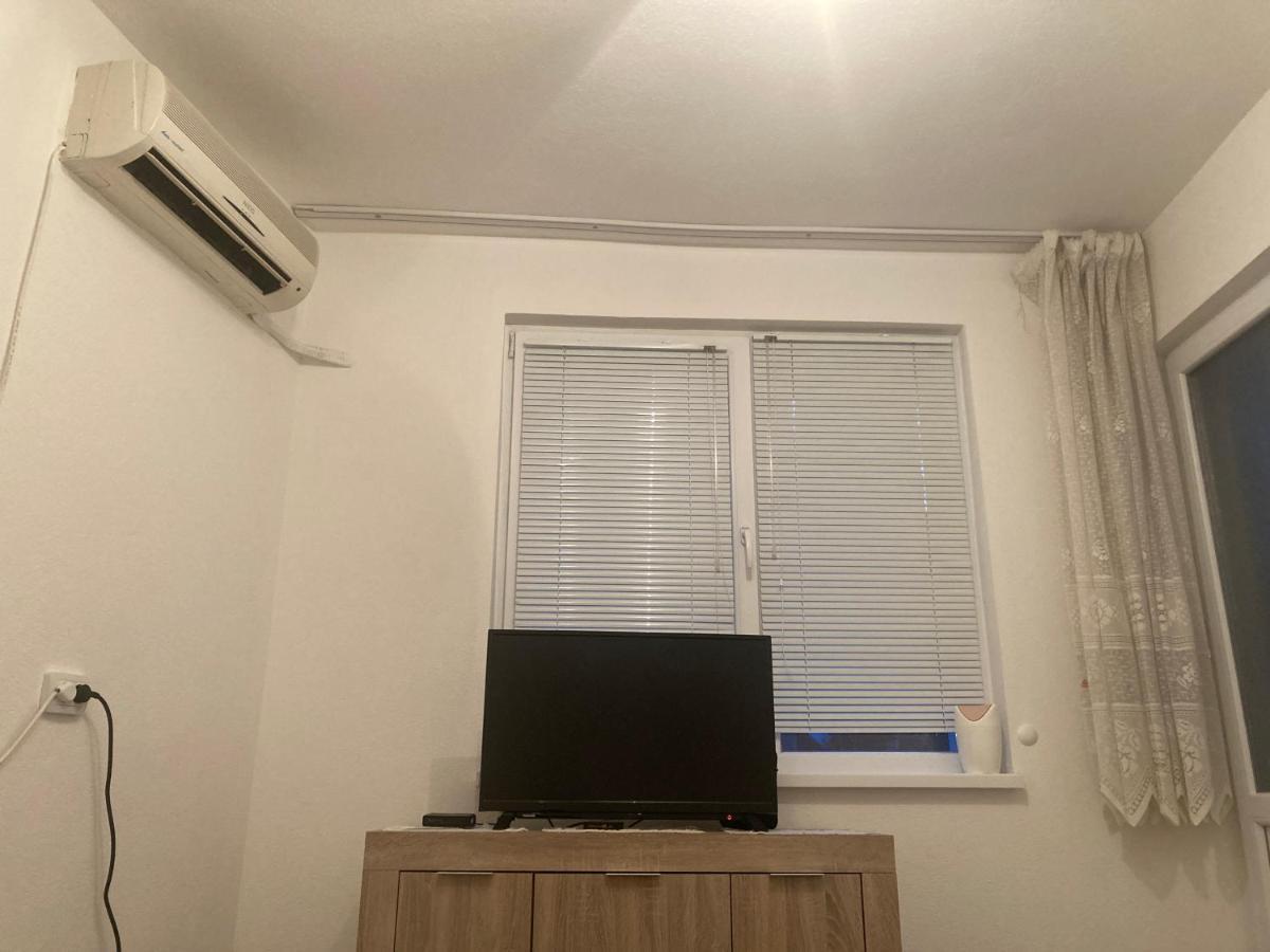 Private Room With Lovely Yard Сандански Экстерьер фото